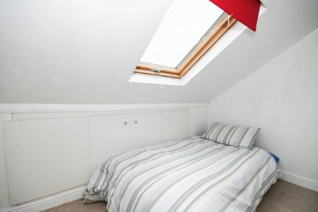BEDROOM 3 03.jpg