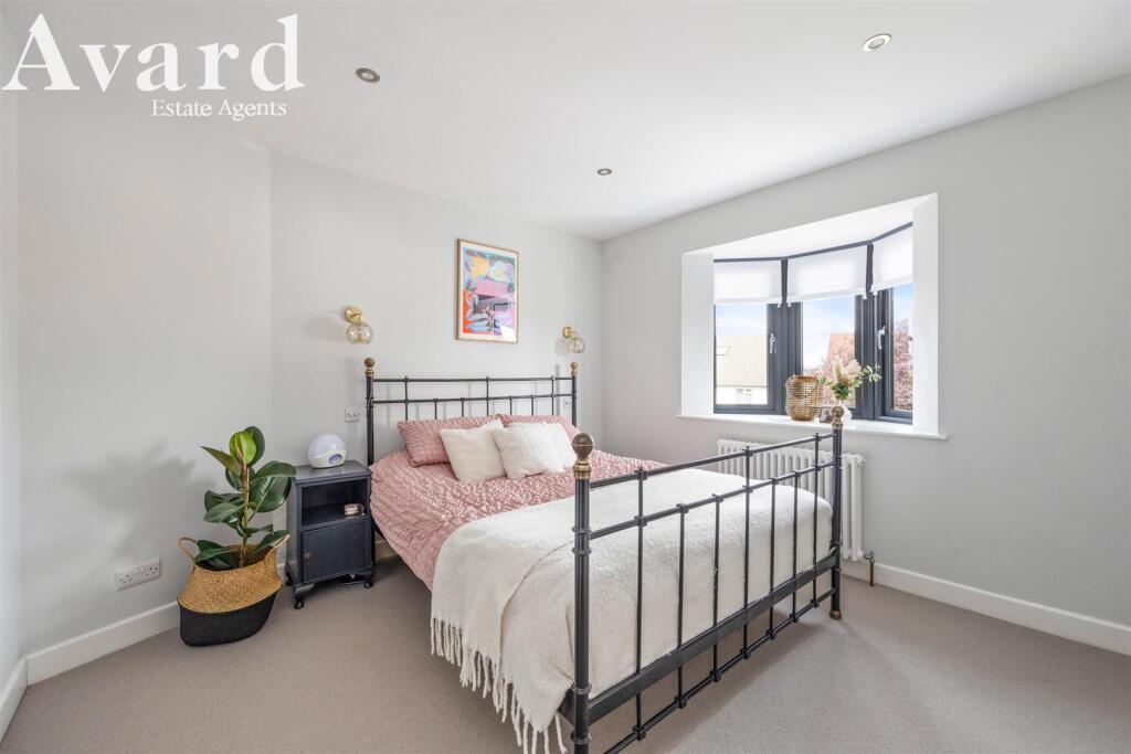 Greenfield Crescent, 46-005.JPG