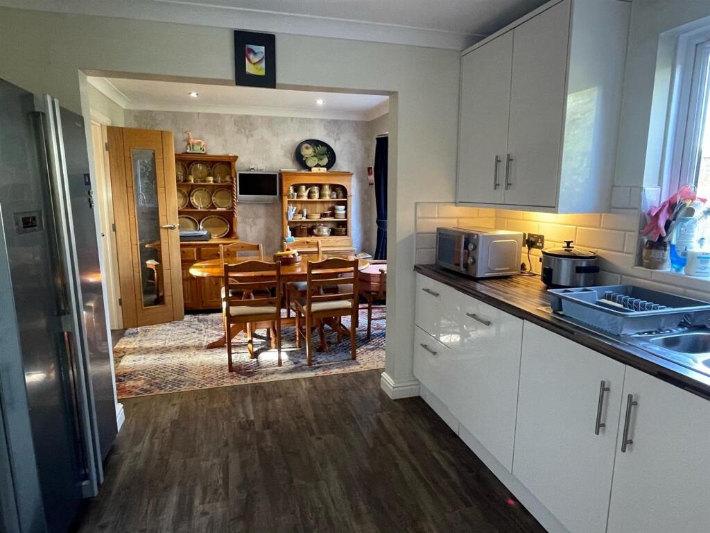 Kitchen 3.jpg