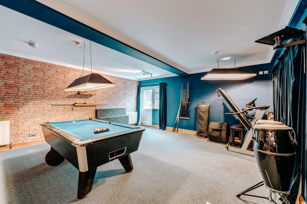 7 Bushby Avenue 2024 Final-54.jpg