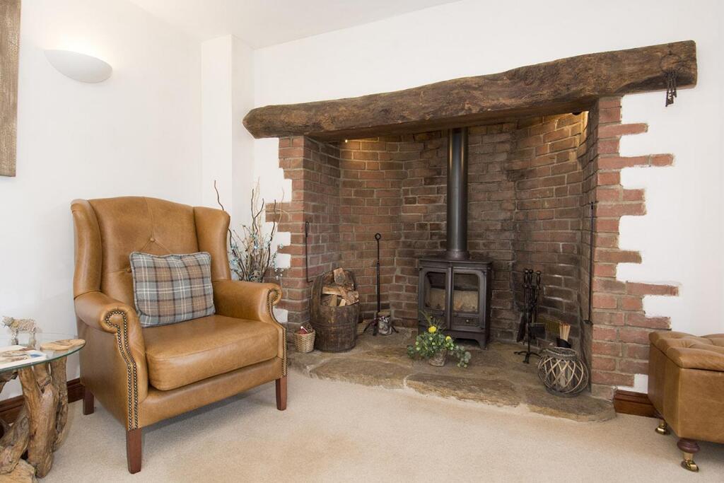 (Inglenook Fireplace Photo)