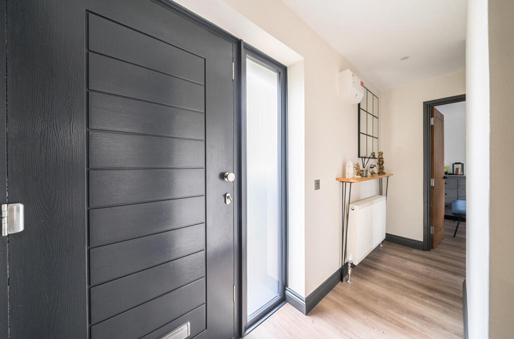 1343637-5-68a5e4f...