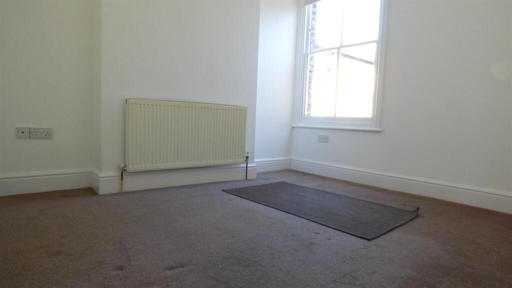 Bedroom 1.JPG