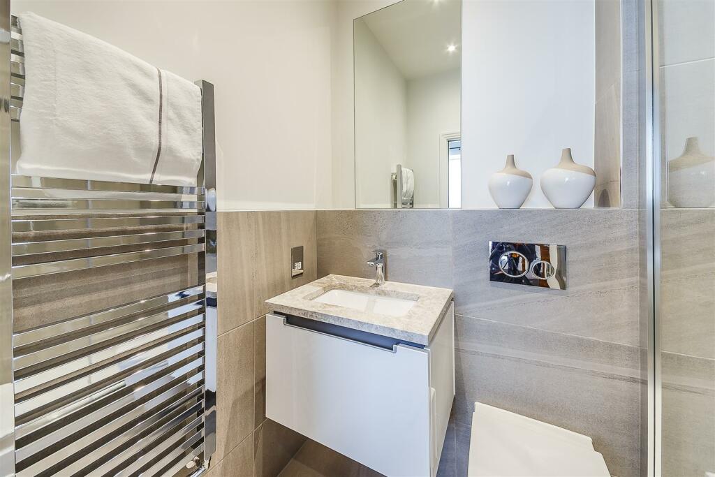 8317621-interior11.jpg