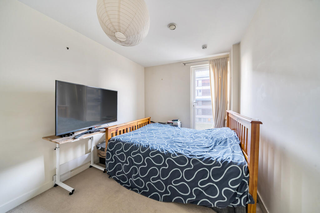 1385972-11-692f15...