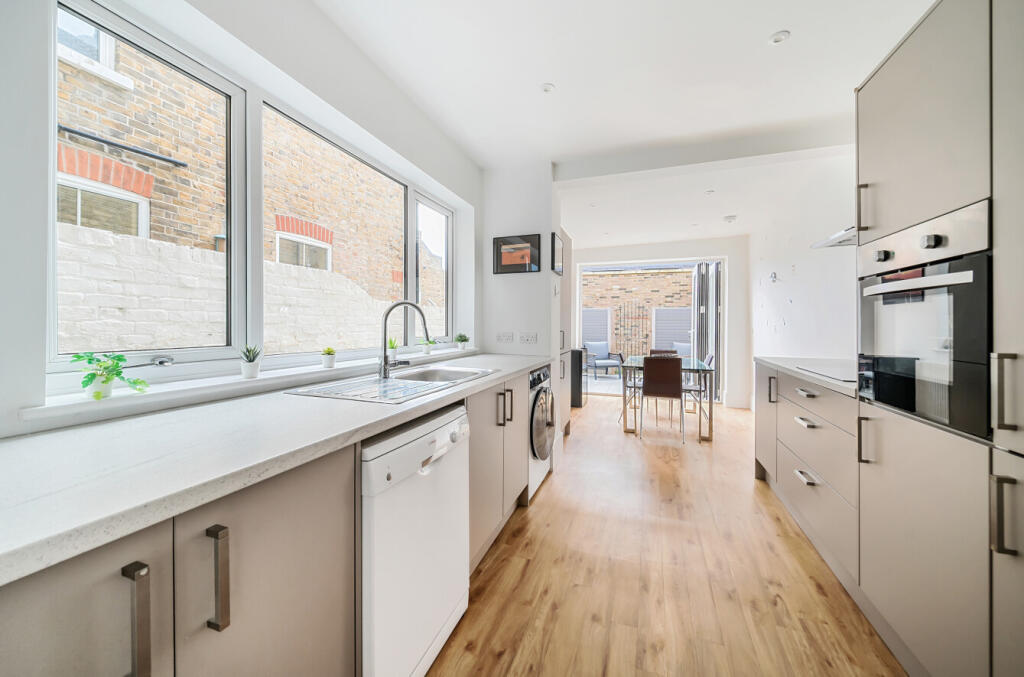 1314444-9-685eb9d...