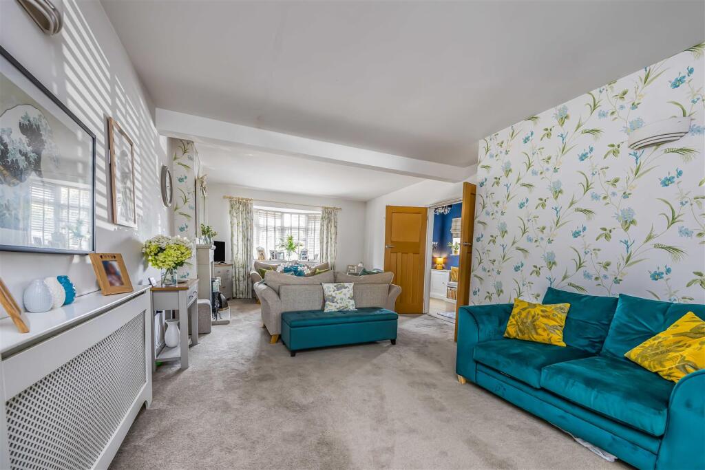 Anarue, Manor Road, Hayling Island-Small-PorticoMa