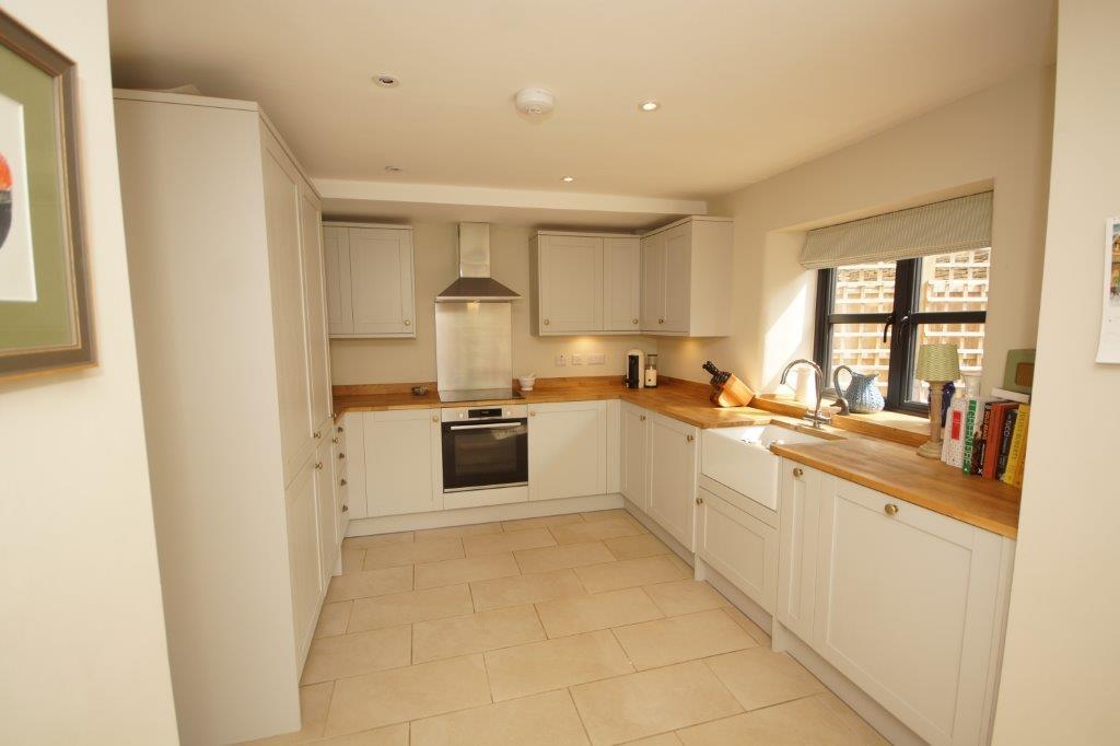 2 Hinton Farm Cottages - Kitchen.jpg