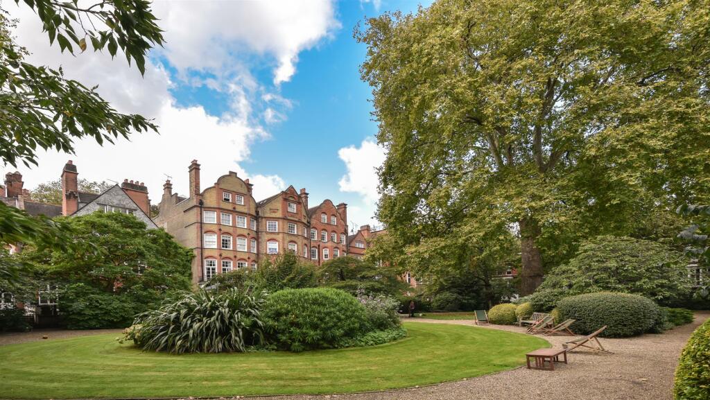 Collingham Gardens 7_18-4.jpg