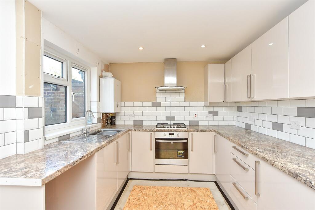 Kitchen/Dining Area