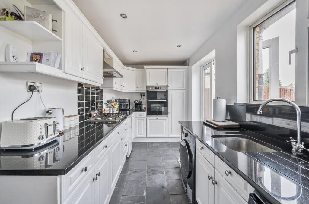 1329490-5-688ba2b...