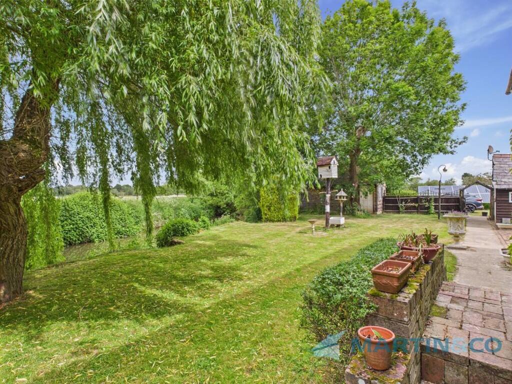 CAM02145G0-PR0061...