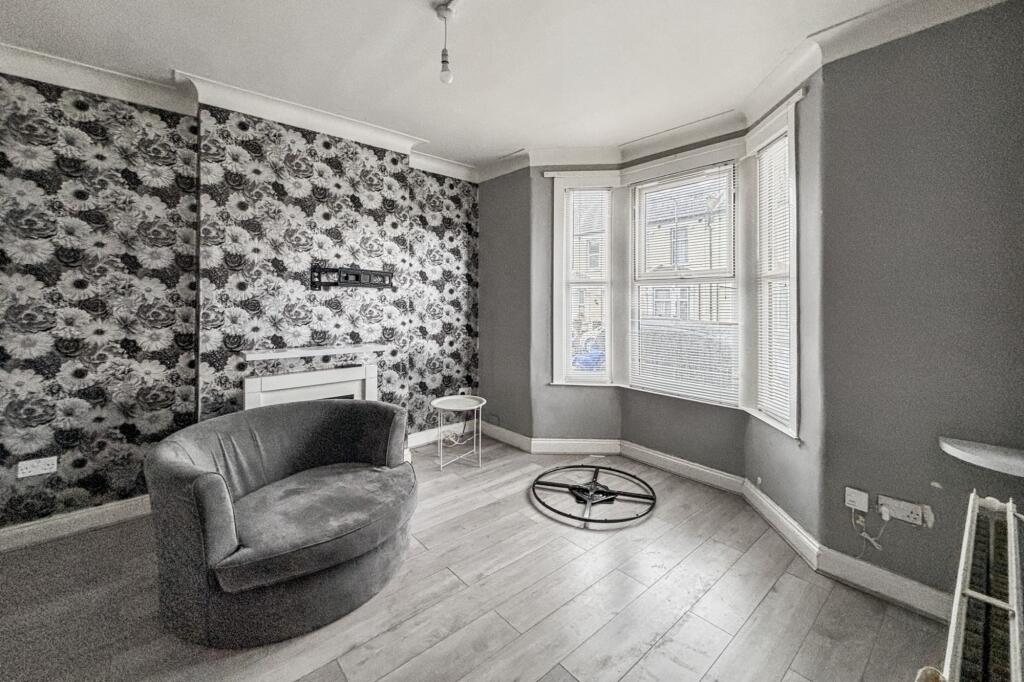49 Francis Avenue, Ilford, Redbridge IG1 1TS