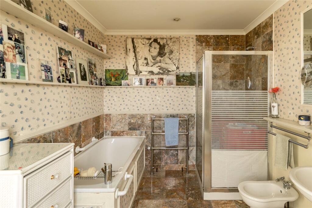Ensuite