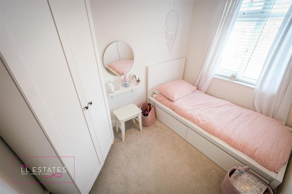 BED 3.jpg