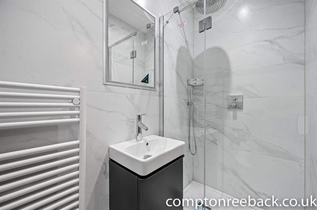 RCCR- 65 leith mansions- bedroom A, ensuit 3 (1).j