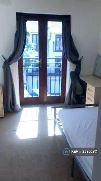 1st Floor Double Bedroom East Facing