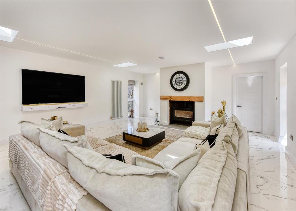 Meadow View-kitchen2.jpg