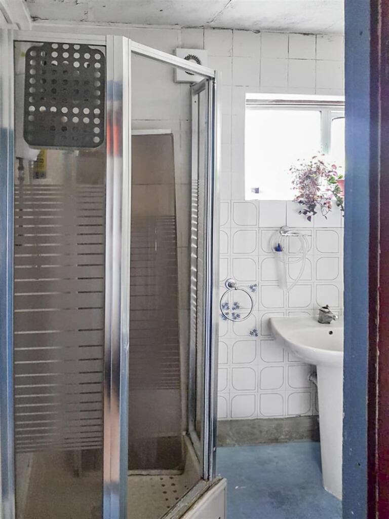 shower .jpg