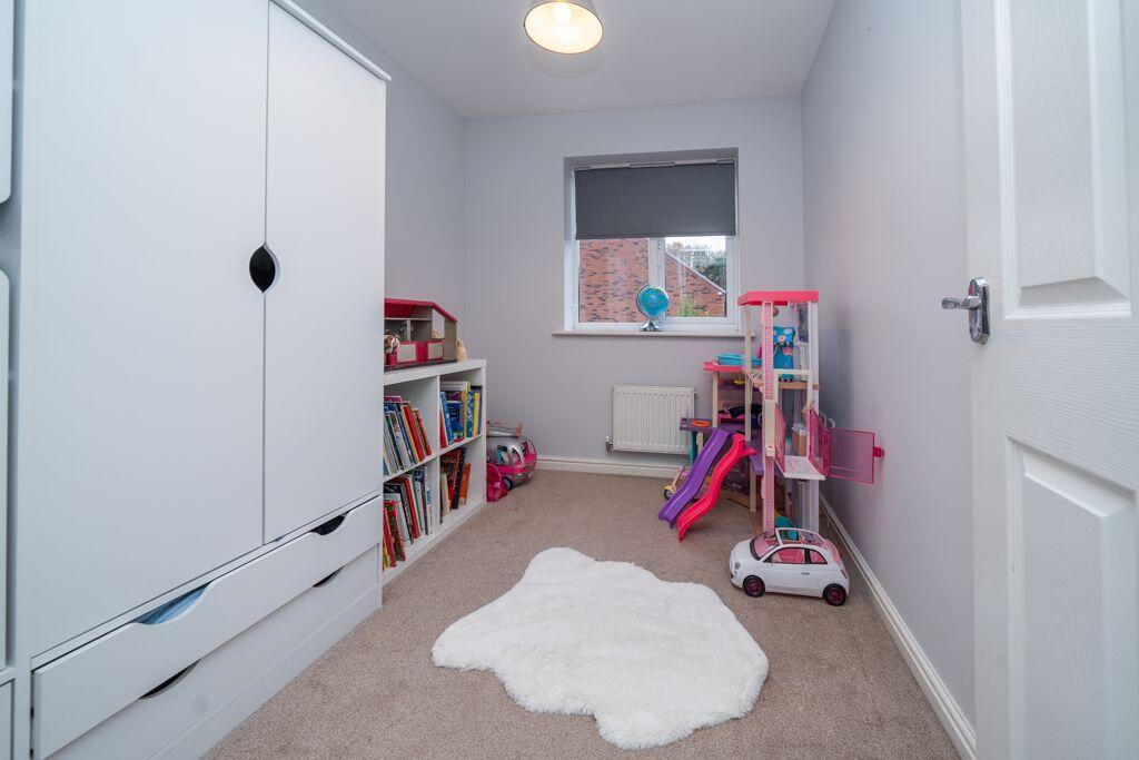 BEDROOM 4