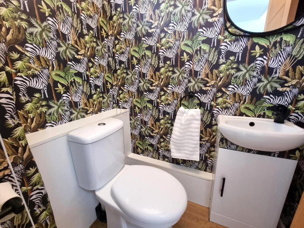 Cloakroom/w.c