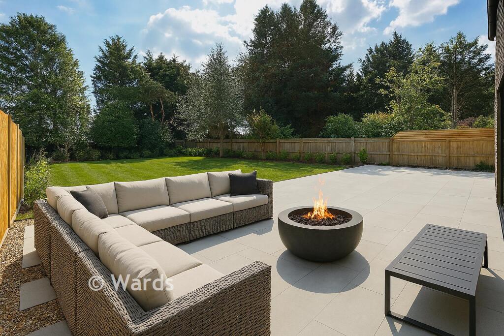 External Lifestyle (Staged)