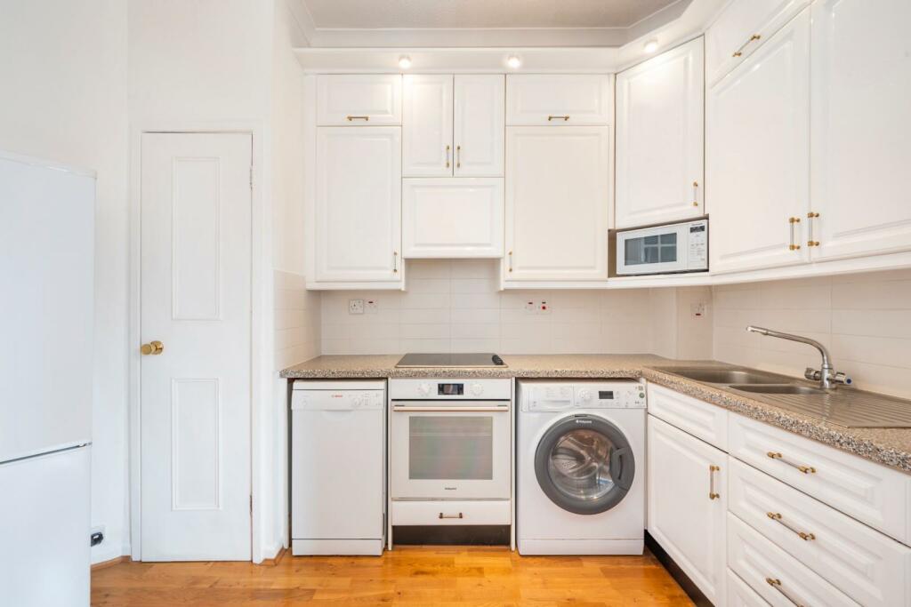 KITCHEN 1.jpg