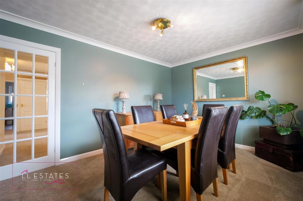dining room 40.jpg