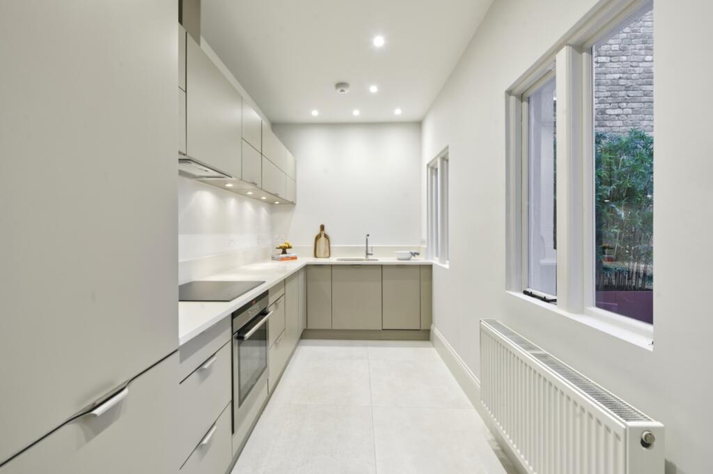 1@27 lennox garde...