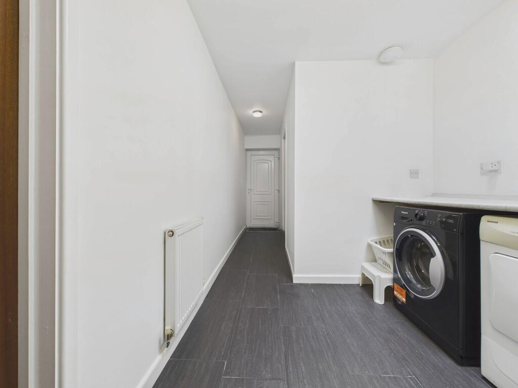 CAM04273G0-PR0185...