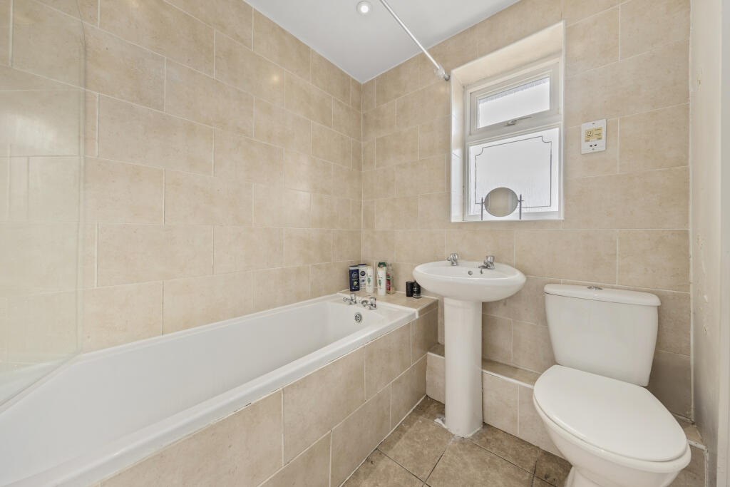 Bathroom T202508261554.jpg