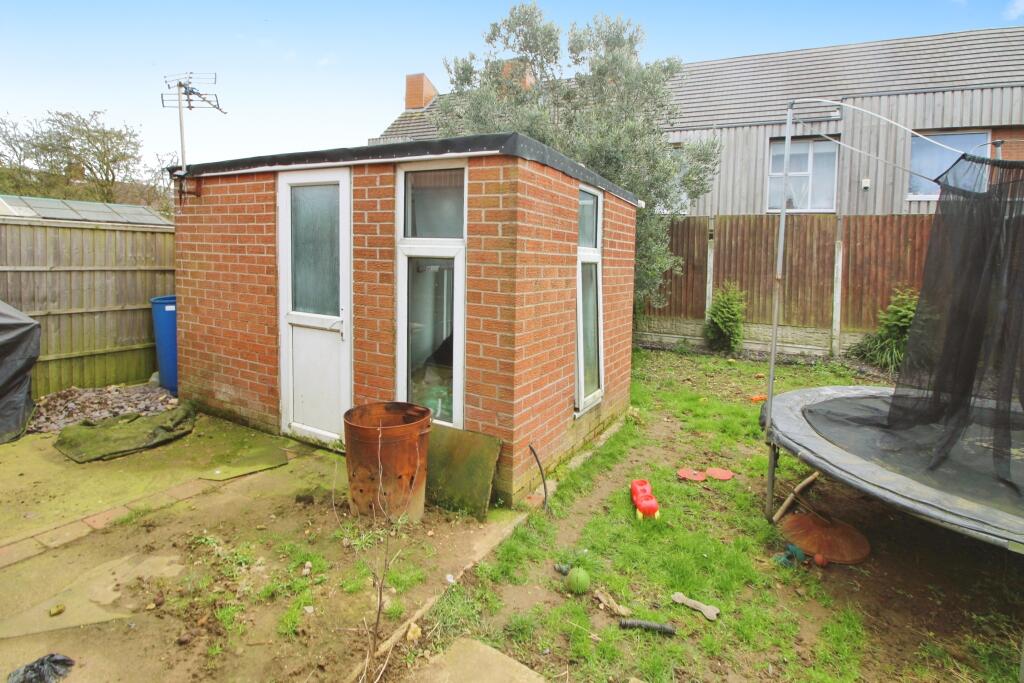 Additional outbuilding.JPG