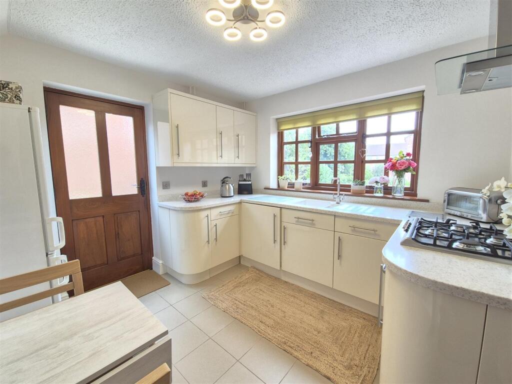 Kitchen/Breakfast Room