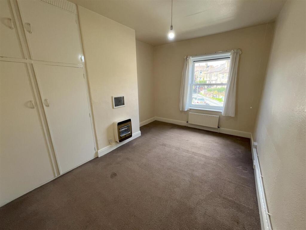 BEDROOM.jpg