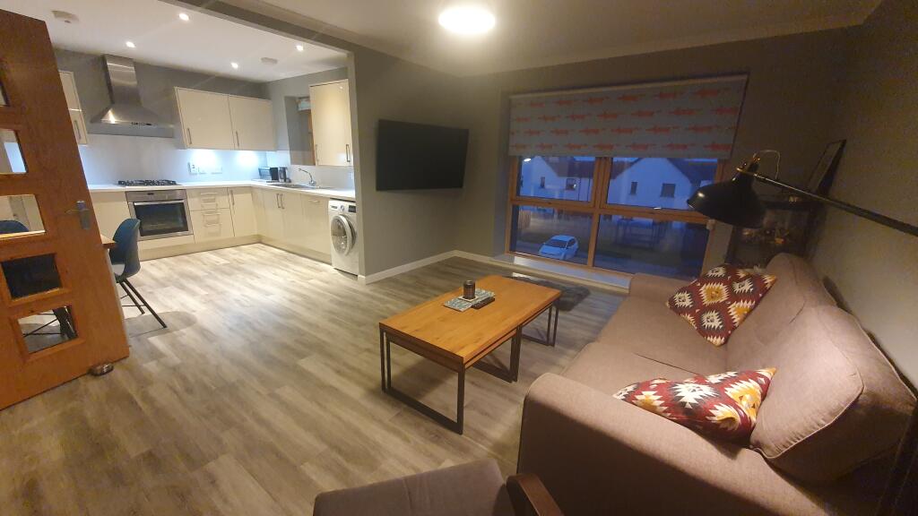 Lounge continued