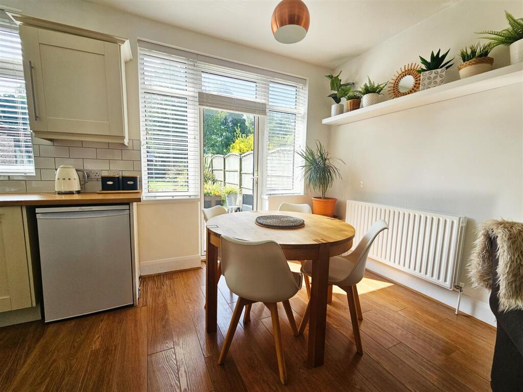Dining Area.jpg