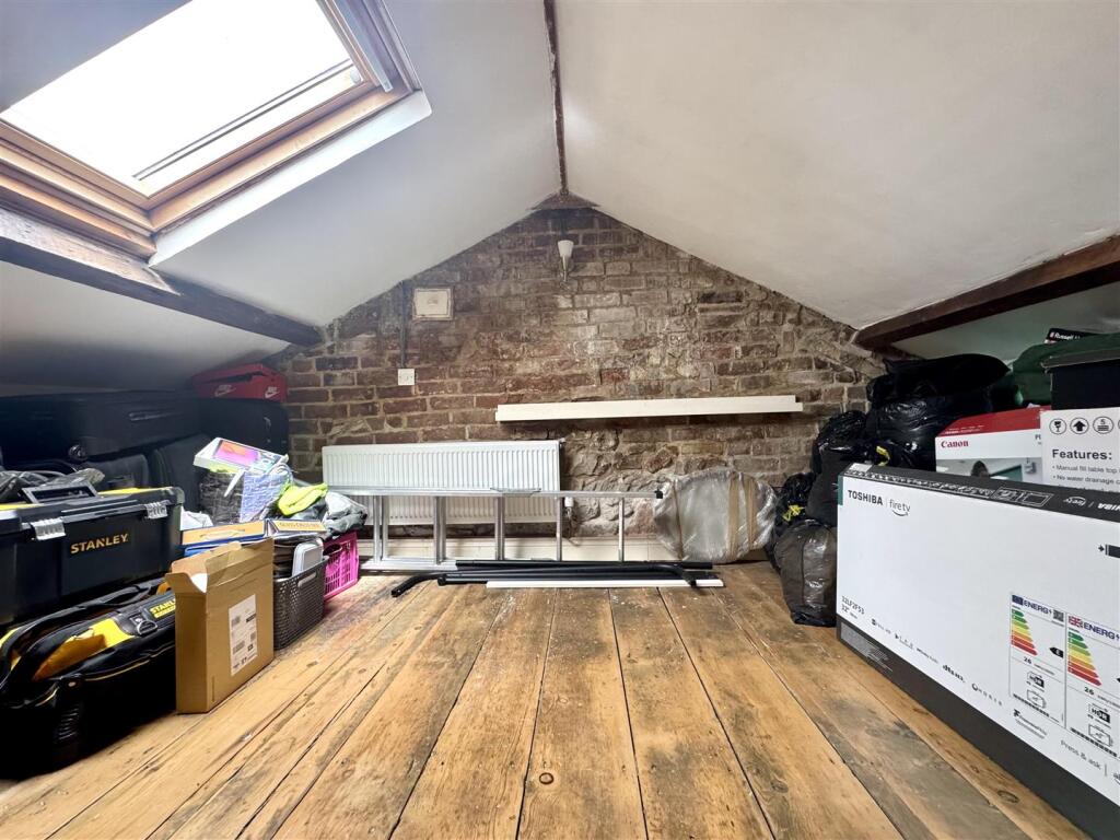 ATTIC ROOM
