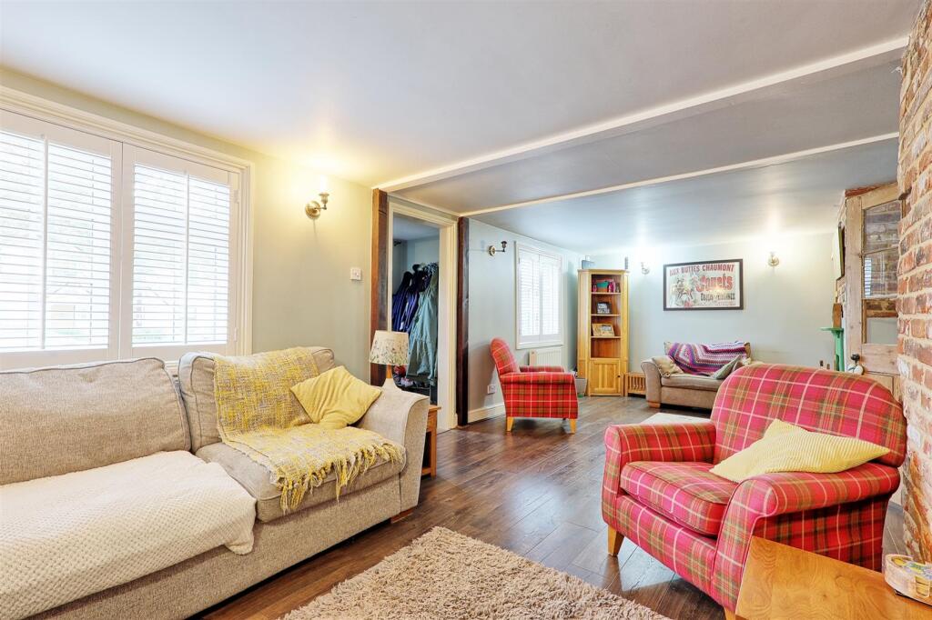 IMG_7035_6_7_easyHDR-interior3.jpg