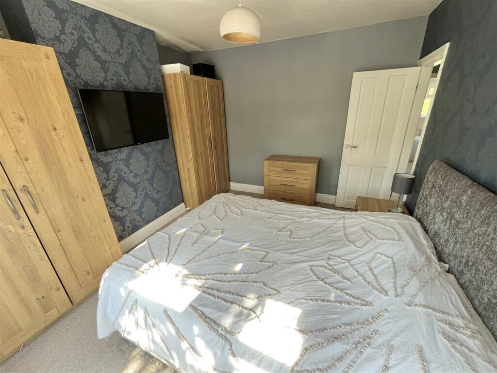 Bedroom 1 Aspect 3.jpg