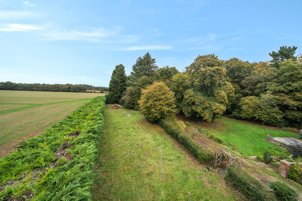 1342073-3-68ee676...