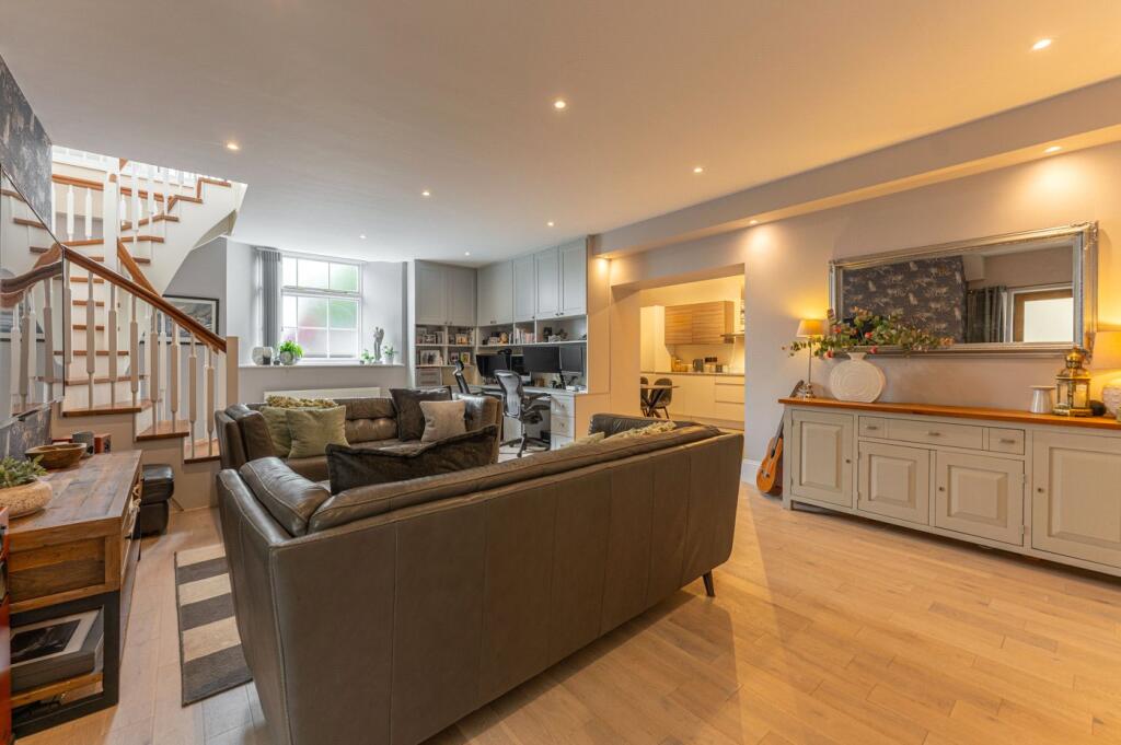 Sitting Room To Kitc