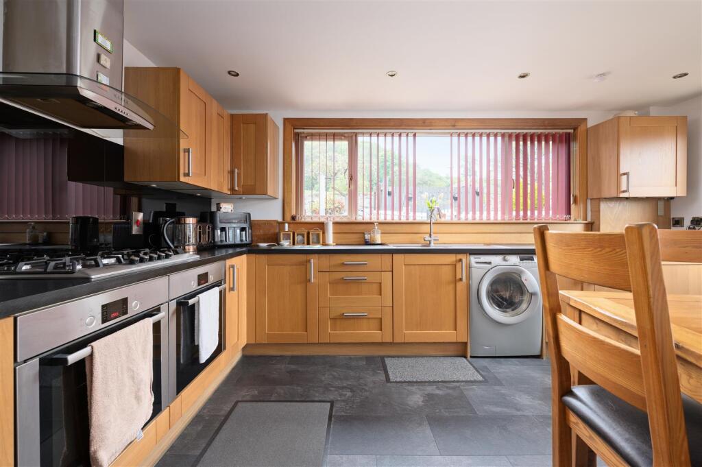 21 Main Street 016.JPG