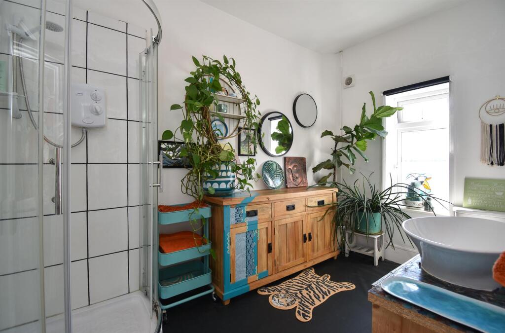 Ensuite