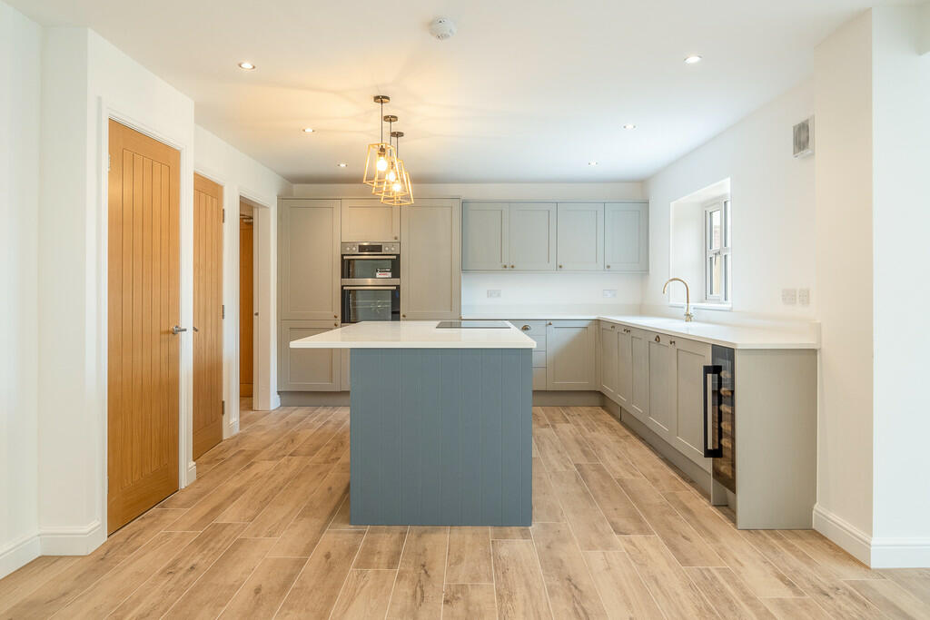 Mirrored model fa...