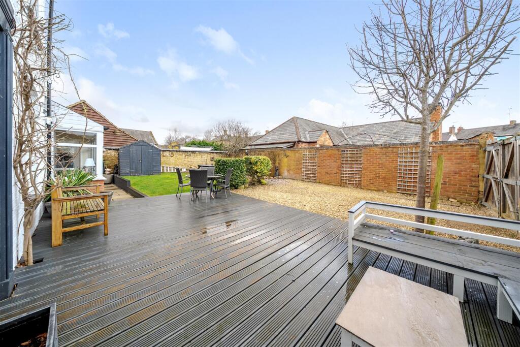 Rose Cottage, 15a Browns Yard, Towcester (19).JPG