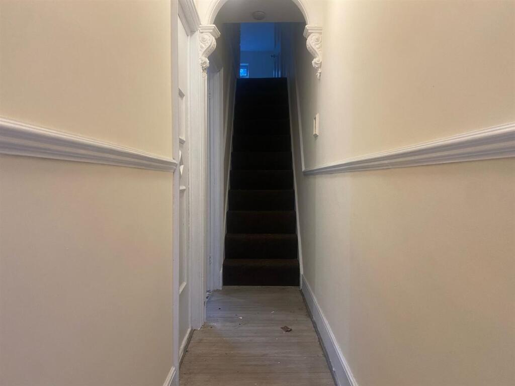 HALL2.jpg