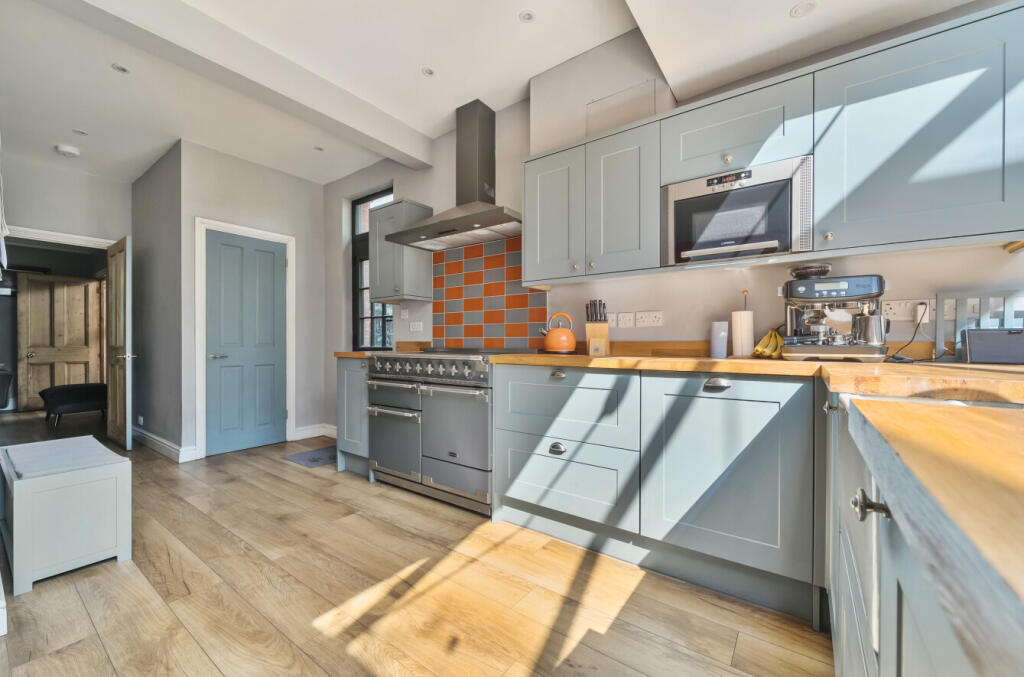 1296551-6830423c1...