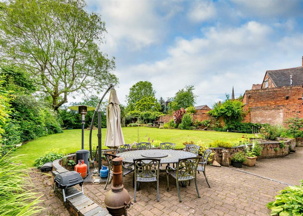 48 Dean Street-garden3.jpg
