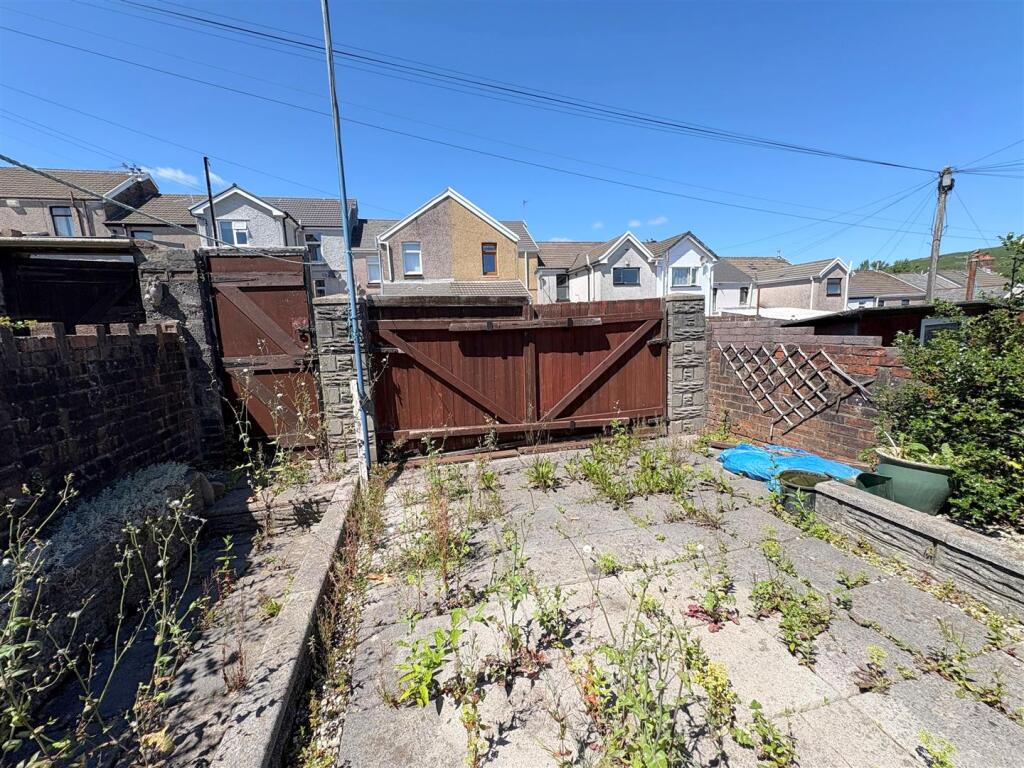 Rear Garden d.jpg