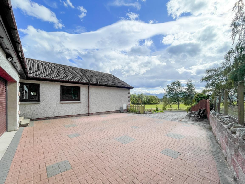Driveway, Parking &amp; Garage